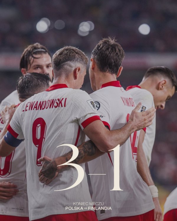Cựu huấn luyện viên Ba Lan đã rút Lewandowski và bị sa thải sau khi thua Phần Lan. Lewandowski và tr