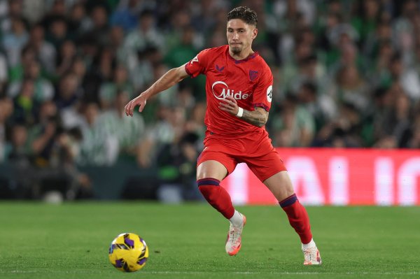Sevilla đã xuống hạng 1 điểm mùa trước, bây giờ đã đánh bại Barcelona ở vị trí thứ 6